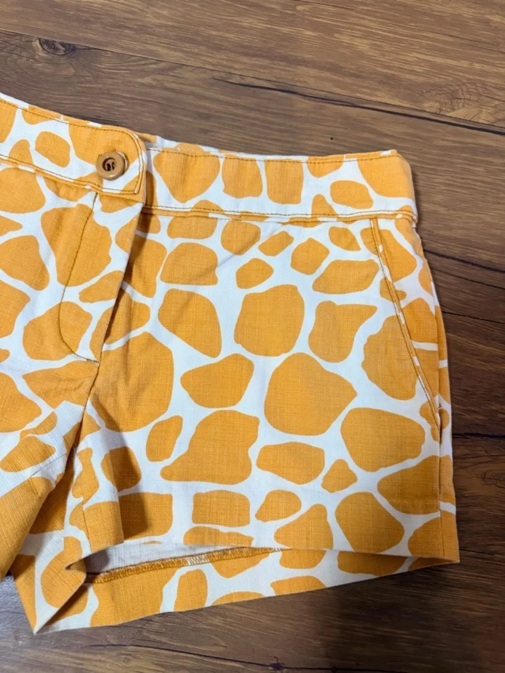 J. Crew Giraffe Print Women's City Fit Shorts Size 4 Yellow Gold Cotton Low Rise